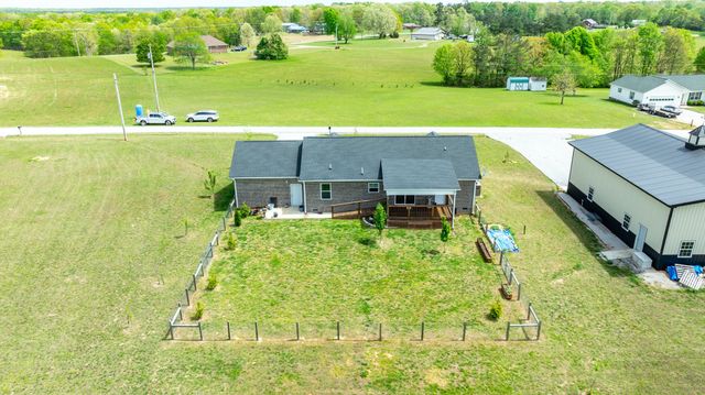 106 Blaine Ln, Summertown, TN 38483
