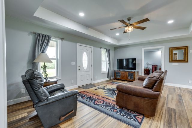 106 Blaine Ln, Summertown, TN 38483