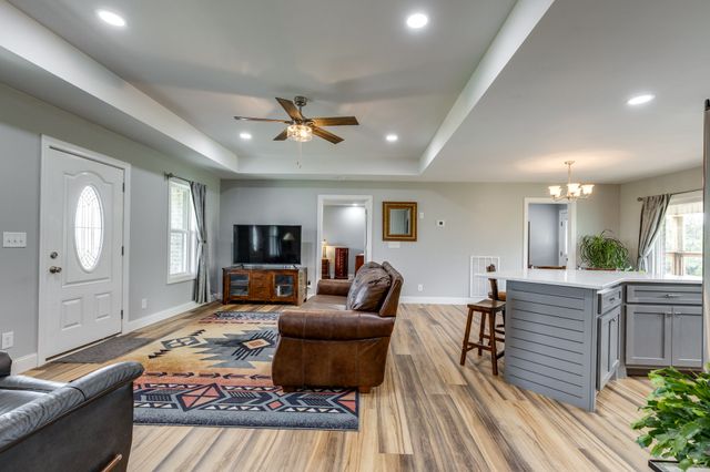 106 Blaine Ln, Summertown, TN 38483