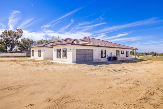 1805 Columbia Way, Lancaster, CA 93534