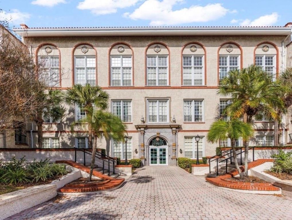 701 MIRROR LAKE DRIVE N 317, St Petersburg, FL 33701