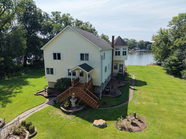 1301 Tower Lane, Cary, IL 60013