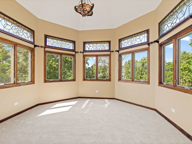 1301 Tower Lane, Cary, IL 60013