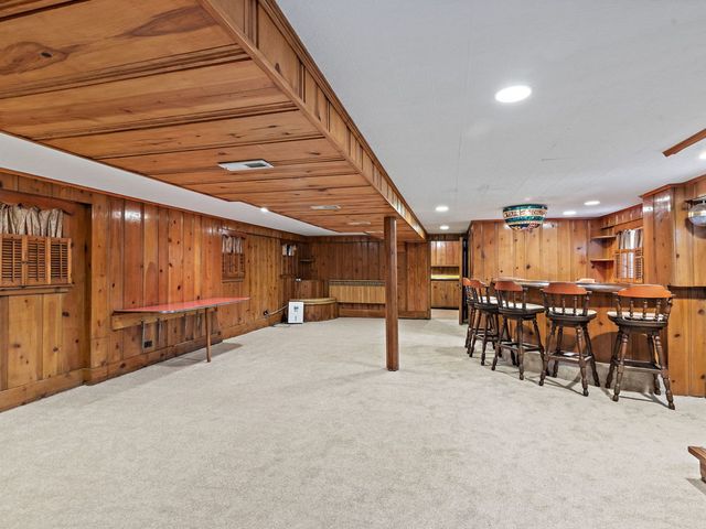 1301 Tower Lane, Cary, IL 60013