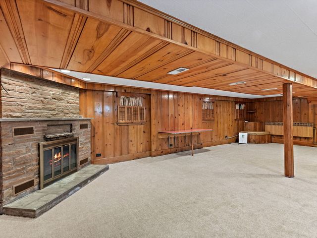 1301 Tower Lane, Cary, IL 60013