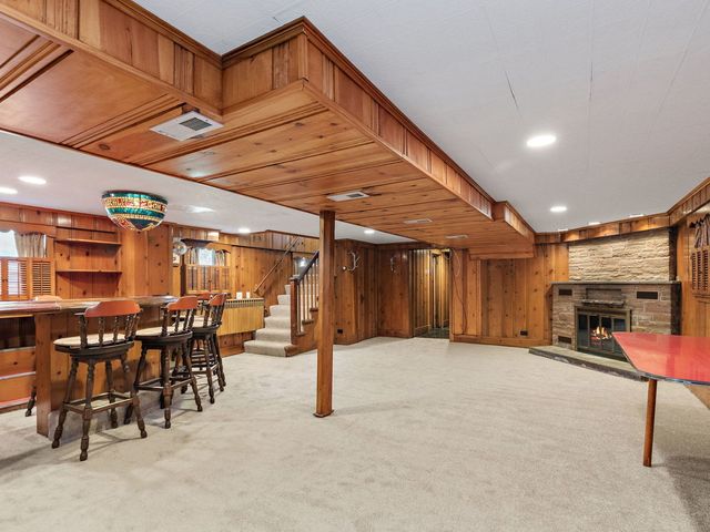 1301 Tower Lane, Cary, IL 60013