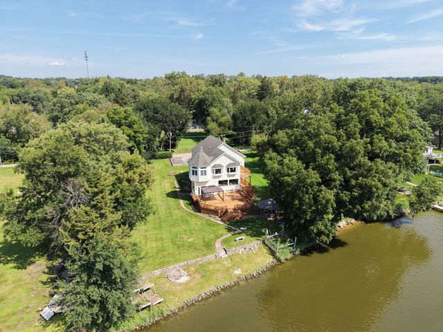 1301 Tower Lane, Cary, IL 60013