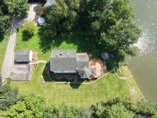 1301 Tower Lane, Cary, IL 60013