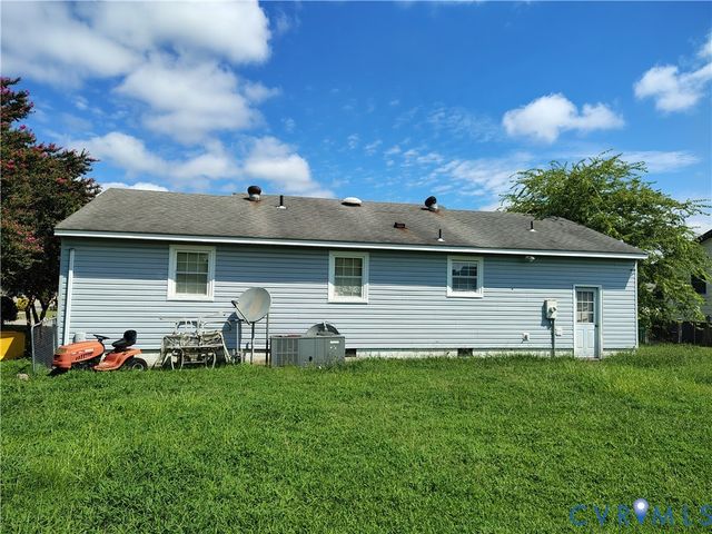 3902 Yorktown Dr, Hopewell, VA 23860