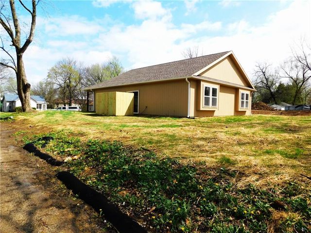 507 W 3rd Street, Holden, MO 64040