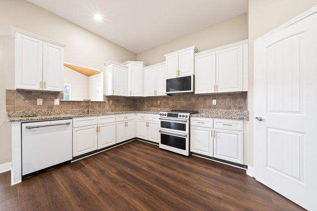27 Bradley Drive, Fort Mitchell, AL 36856
