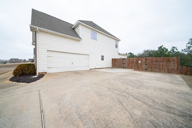 27 Bradley Drive, Fort Mitchell, AL 36856