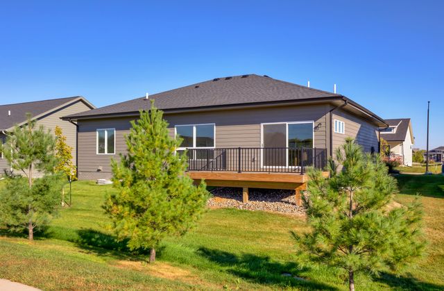 8916 Beery Place, Johnston, IA 50131