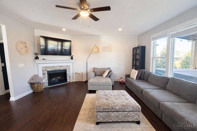 196 W Decatur Lane, Loveland, OH 45140