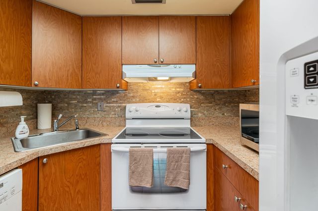 5130 Society Place W H, West Palm Beach, FL 33415