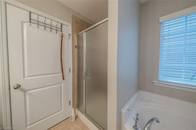 1460 Land Grove Drive, Kernersville, NC 27284