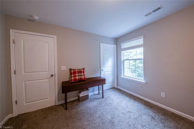 1460 Land Grove Drive, Kernersville, NC 27284