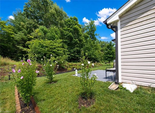 1460 Land Grove Drive, Kernersville, NC 27284
