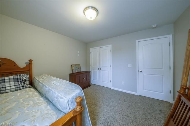 1460 Land Grove Drive, Kernersville, NC 27284