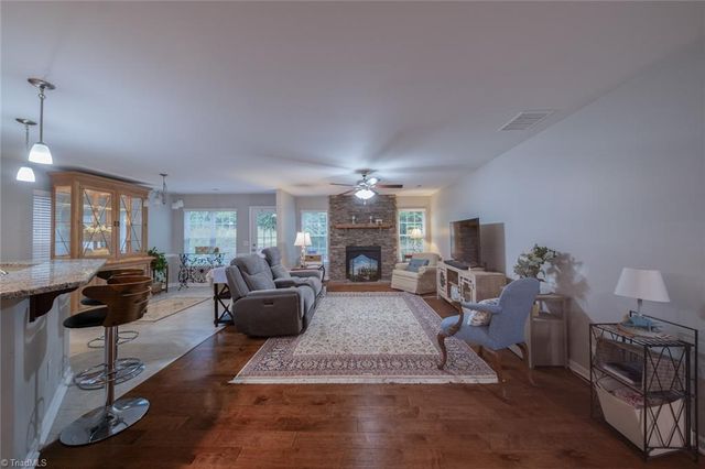 1460 Land Grove Drive, Kernersville, NC 27284
