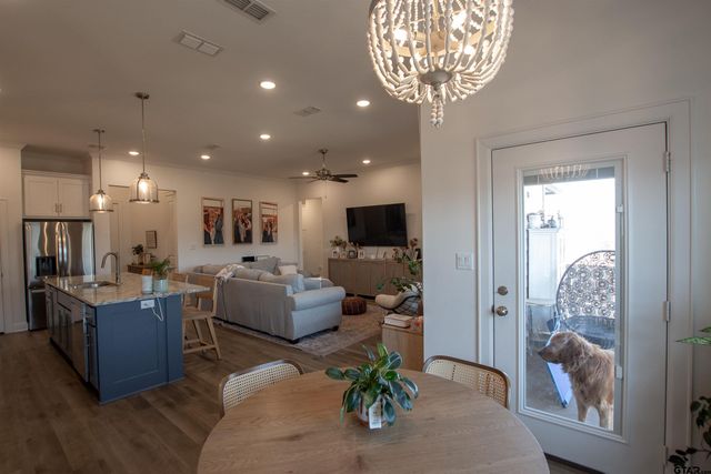 332 Amanda Ave, Bullard, TX 75757