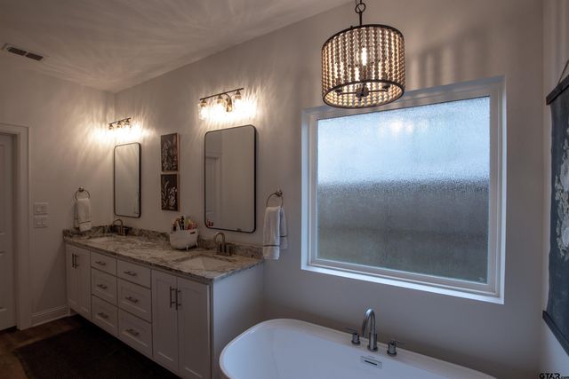 332 Amanda Ave, Bullard, TX 75757