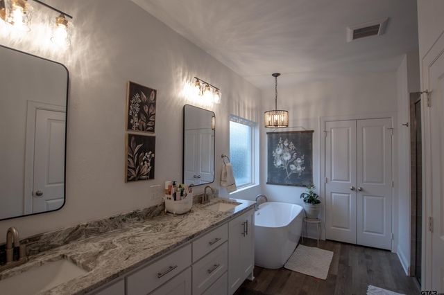 332 Amanda Ave, Bullard, TX 75757