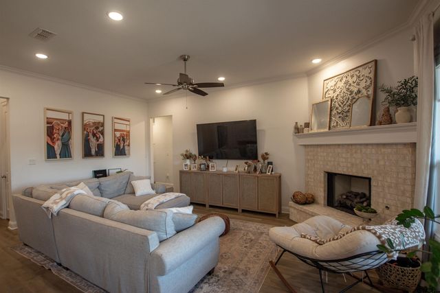 332 Amanda Ave, Bullard, TX 75757