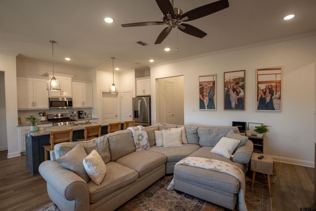 332 Amanda Ave, Bullard, TX 75757