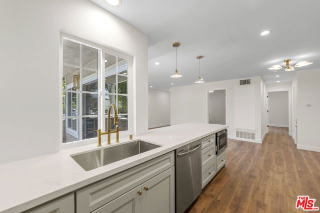 8712 Chessington Drive 261F, Inglewood, CA 90305