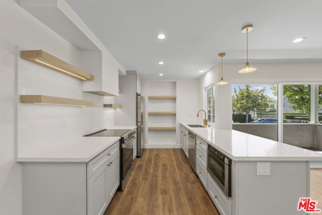 8712 Chessington Drive 261F, Inglewood, CA 90305