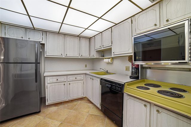 3200 N Palm Aire Drive 110, Pompano Beach, FL 33069