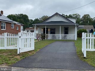 15 E 8TH AVE, Pine Hill, NJ 08021