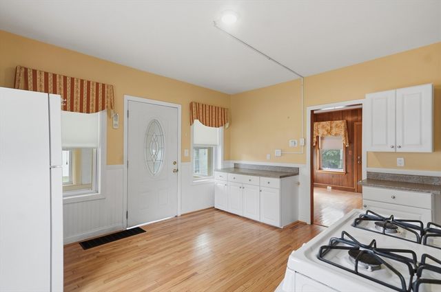 174 Willard Street, Lowell, MA 01850