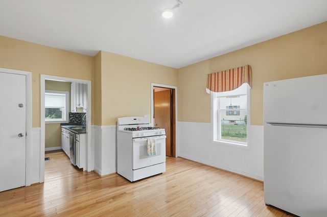 174 Willard Street, Lowell, MA 01850