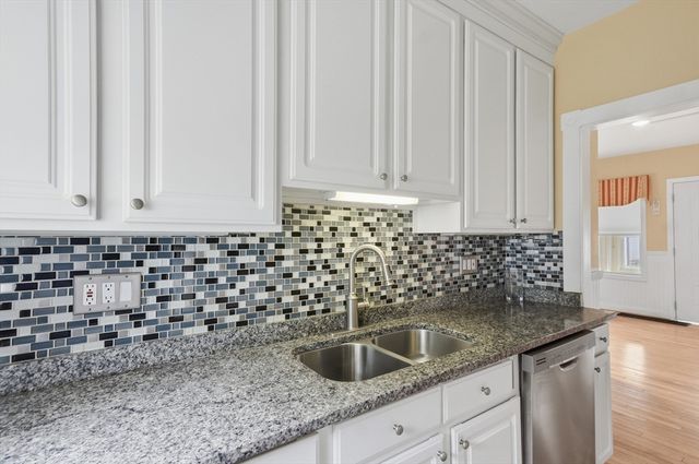 174 Willard Street, Lowell, MA 01850