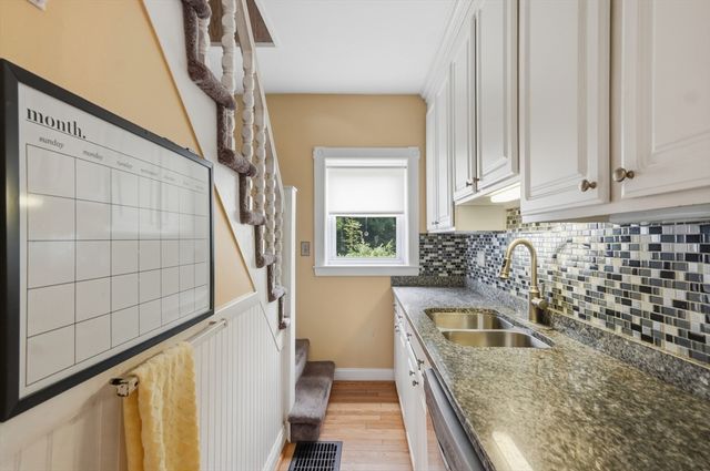 174 Willard Street, Lowell, MA 01850