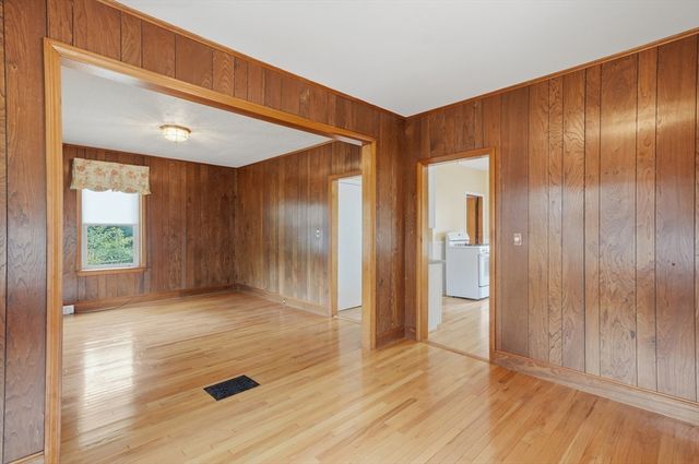 174 Willard Street, Lowell, MA 01850