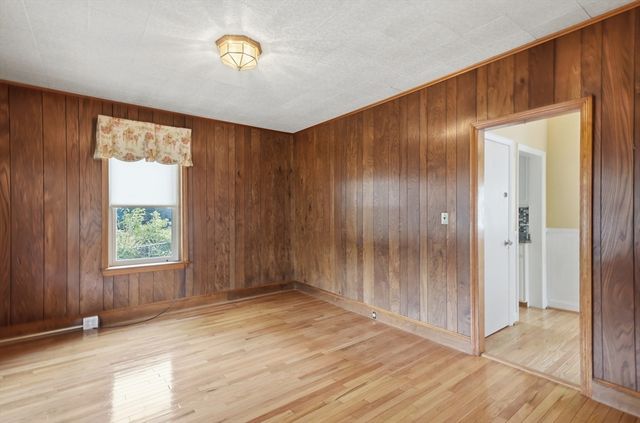 174 Willard Street, Lowell, MA 01850