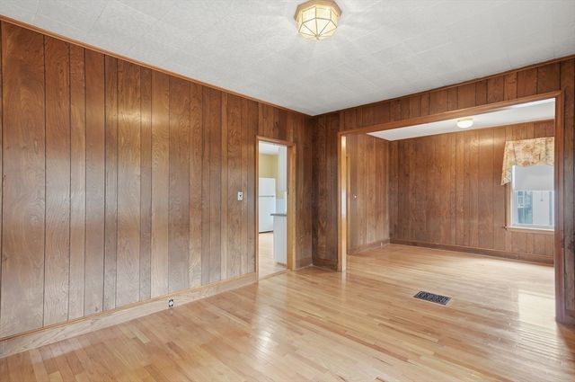 174 Willard Street, Lowell, MA 01850
