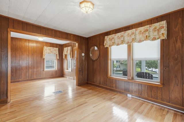 174 Willard Street, Lowell, MA 01850