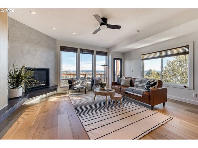 5036 Sw VIEW POINT Ter, Portland, OR 97239