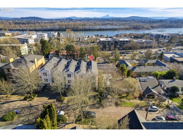 5036 Sw VIEW POINT Ter, Portland, OR 97239