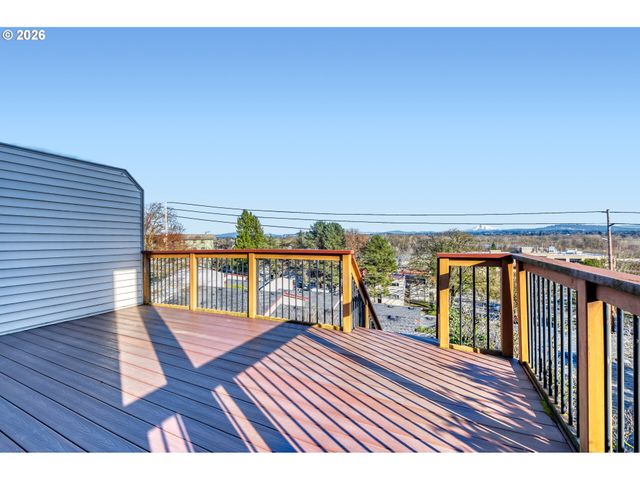 5036 Sw VIEW POINT Ter, Portland, OR 97239