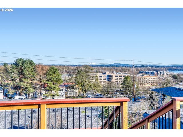 5036 Sw VIEW POINT Ter, Portland, OR 97239