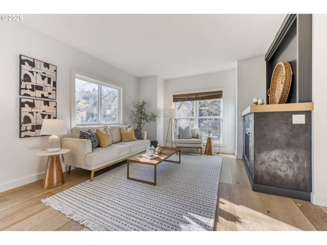 5036 Sw VIEW POINT Ter, Portland, OR 97239