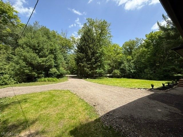 12173 Bradford Drive, Chardon, OH 44024