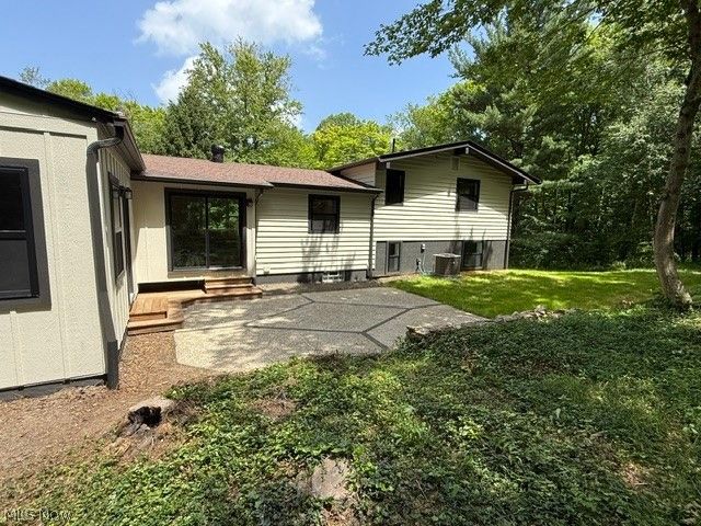 12173 Bradford Drive, Chardon, OH 44024