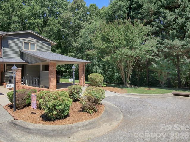 833 Coventry Lane, Statesville, NC 28677