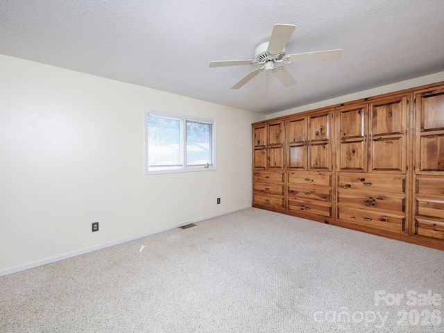 833 Coventry Lane, Statesville, NC 28677